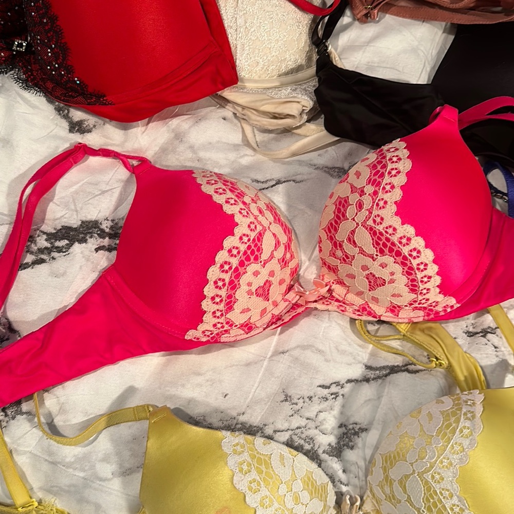 34A worn once Victorias Secret miraculous plunge push up bra bombshell pink lace